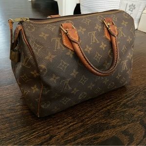 LOUIS VUITTON speedy handbag